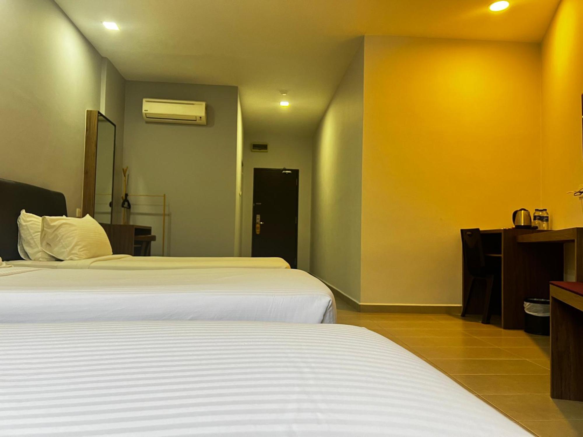 Sin Lien Hotel Kluang Bagian luar foto
